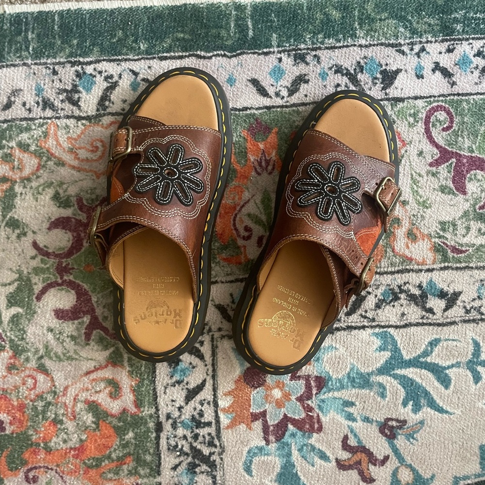 Dr martens floral sandal Dayne made in England leather and suede appliqué slides